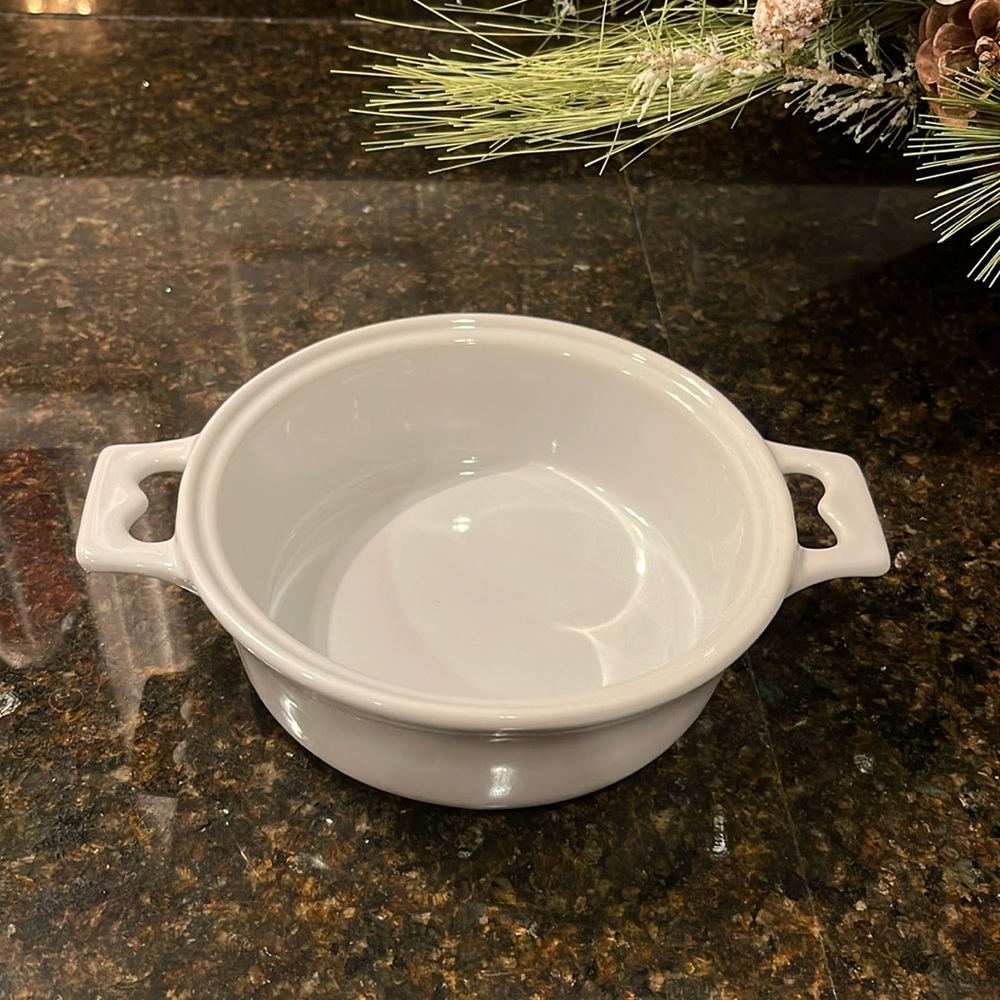 Creative Co-op White Baker without lid